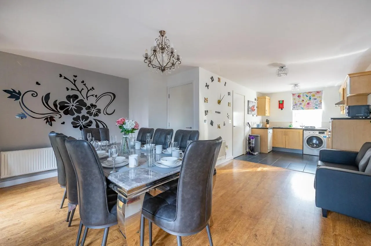 *Rc27R* For Your Relaxed & Cosy Stay + Parking Leeds  United Kingdom
