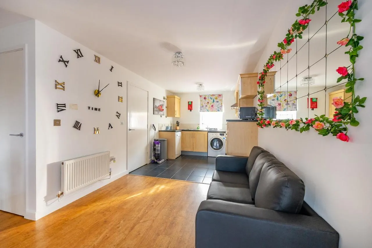 Homestay *Rc27R* For Your Relaxed & Cosy Stay + Parking Leeds  United Kingdom