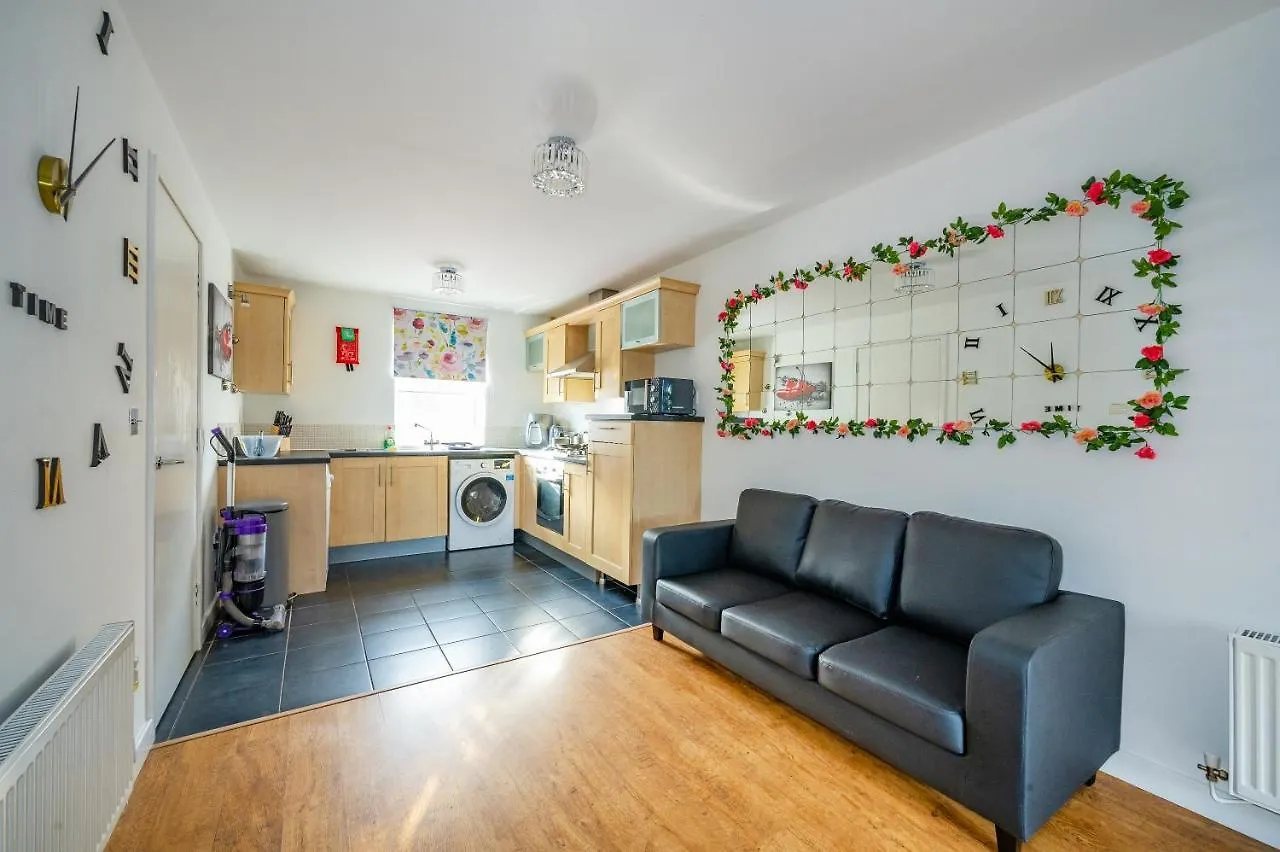 Homestay *Rc27R* For Your Relaxed & Cosy Stay + Parking Leeds  United Kingdom