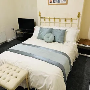 Homestay Double Bedroom In West Yorkshire, Leeds, Leeds (West Yorkshire)